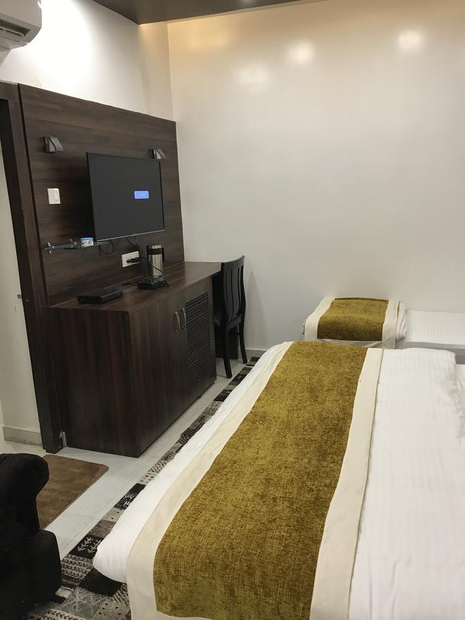 Hotel Mmk Kanpur Exterior photo
