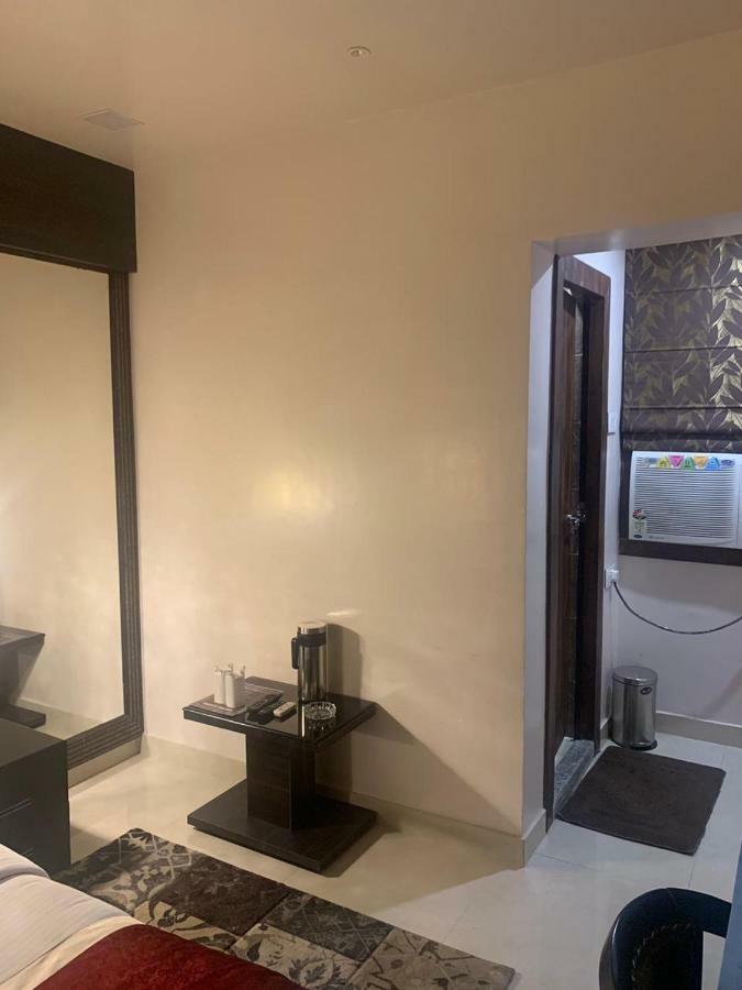 Hotel Mmk Kanpur Exterior photo
